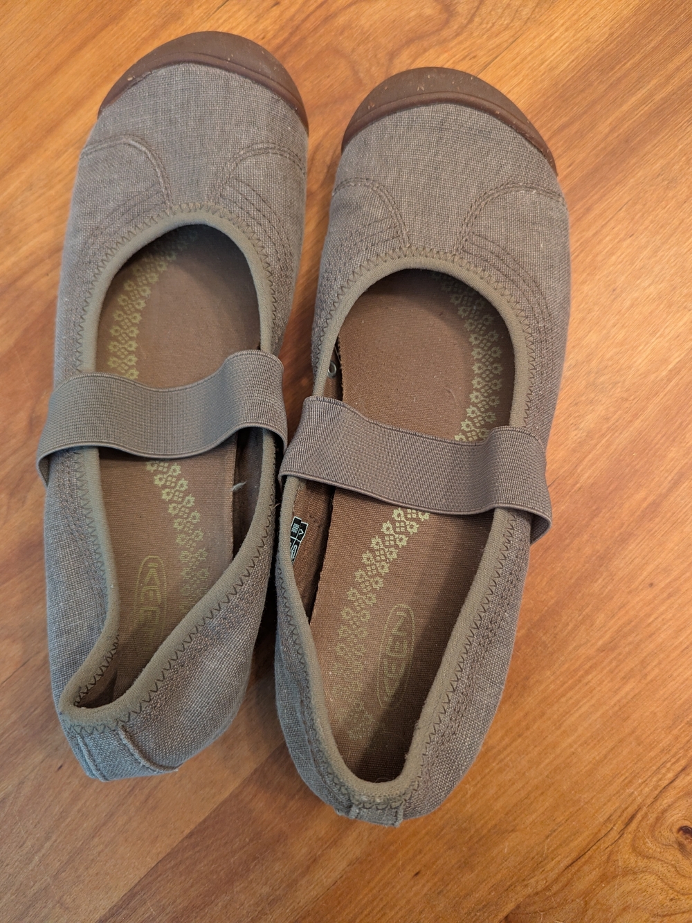 Keen Sienna MJ Canvas Mary Jane Slip-On Shoes - Women's US10.5 EU41